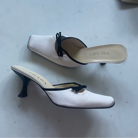Vintage Prada Satin Mules White Black Bows 38.5 Square Toe Pumps Heels Slip On - Picture 11 of 12